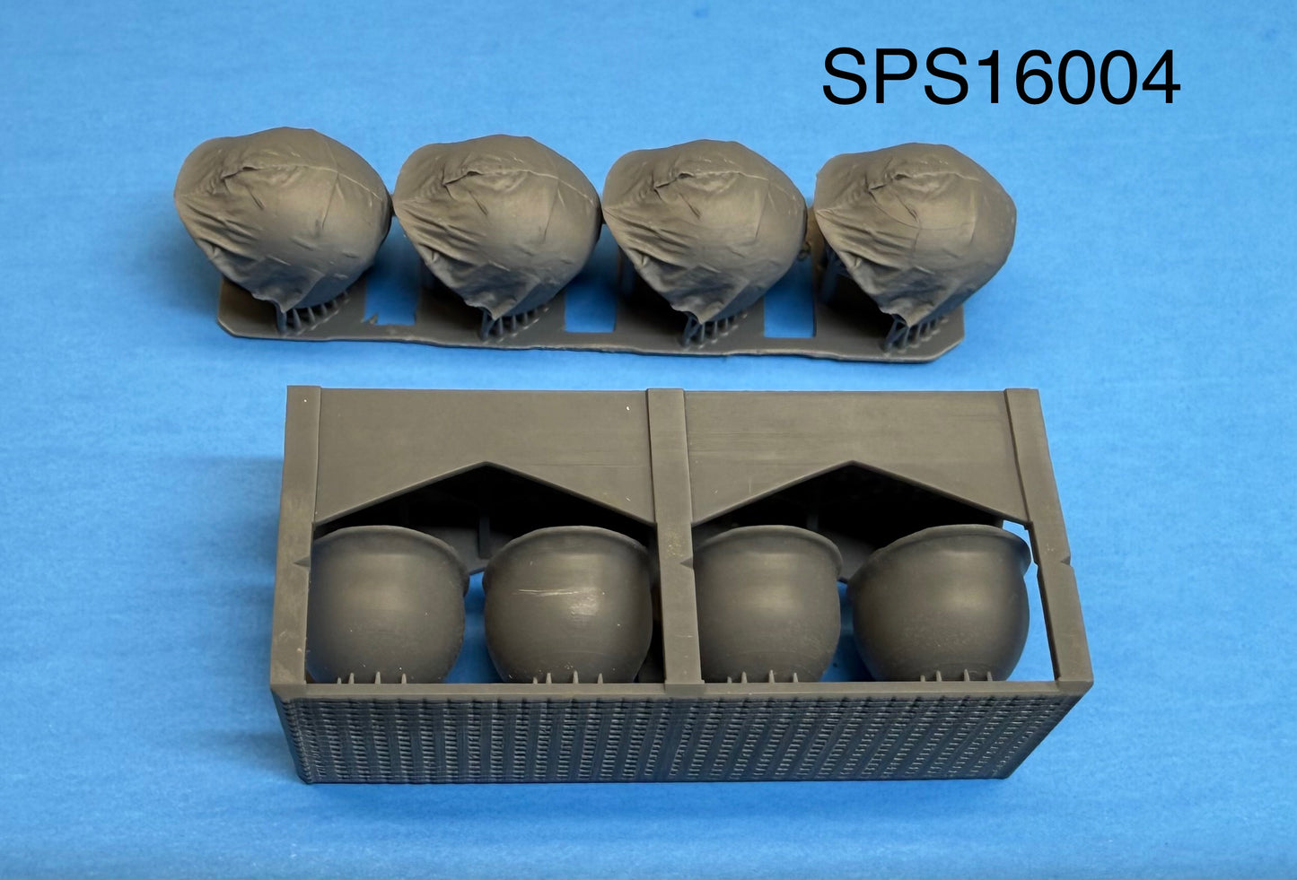 SPS16004 U.S. Marine Corps M1 Helmets With Covers & Liners for WW2 and Korea 1/16