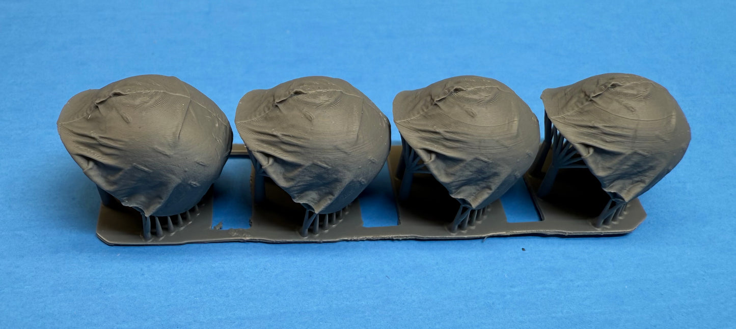 SPS16004 U.S. Marine Corps M1 Helmets With Covers & Liners for WW2 and Korea 1/16