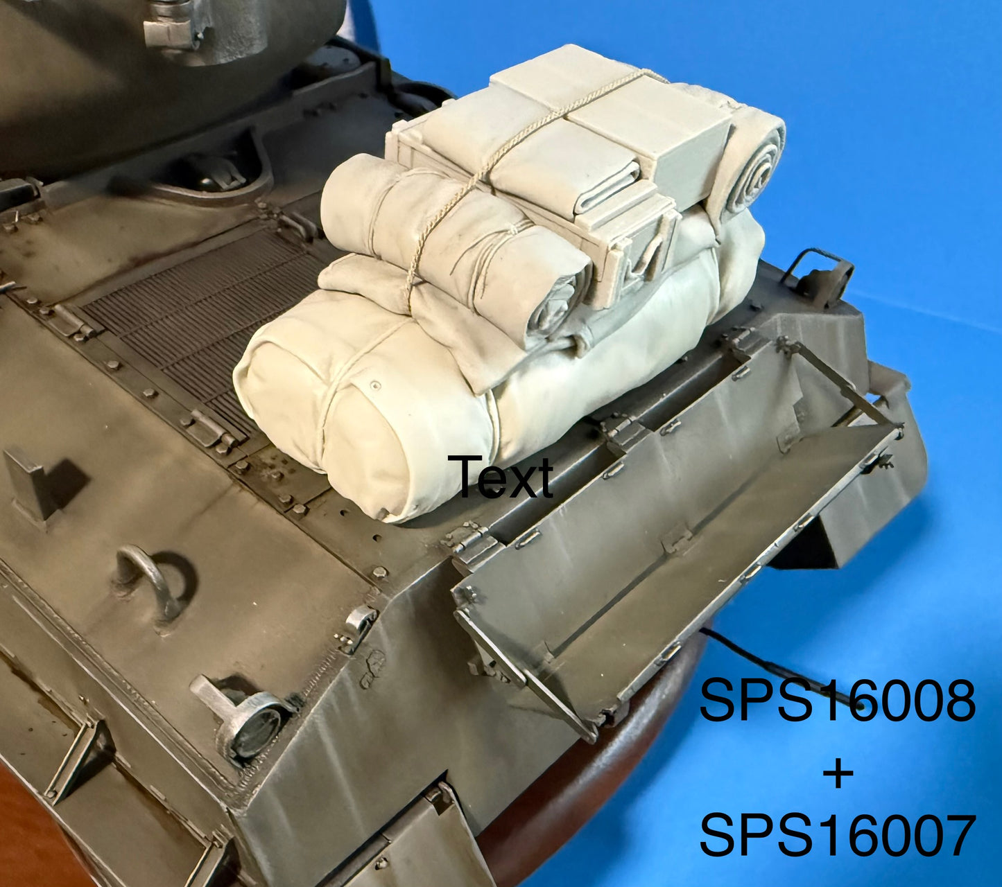 SPS16008 U.S. WW2 Engine Deck Stowage Pack (Version 1) 1/16