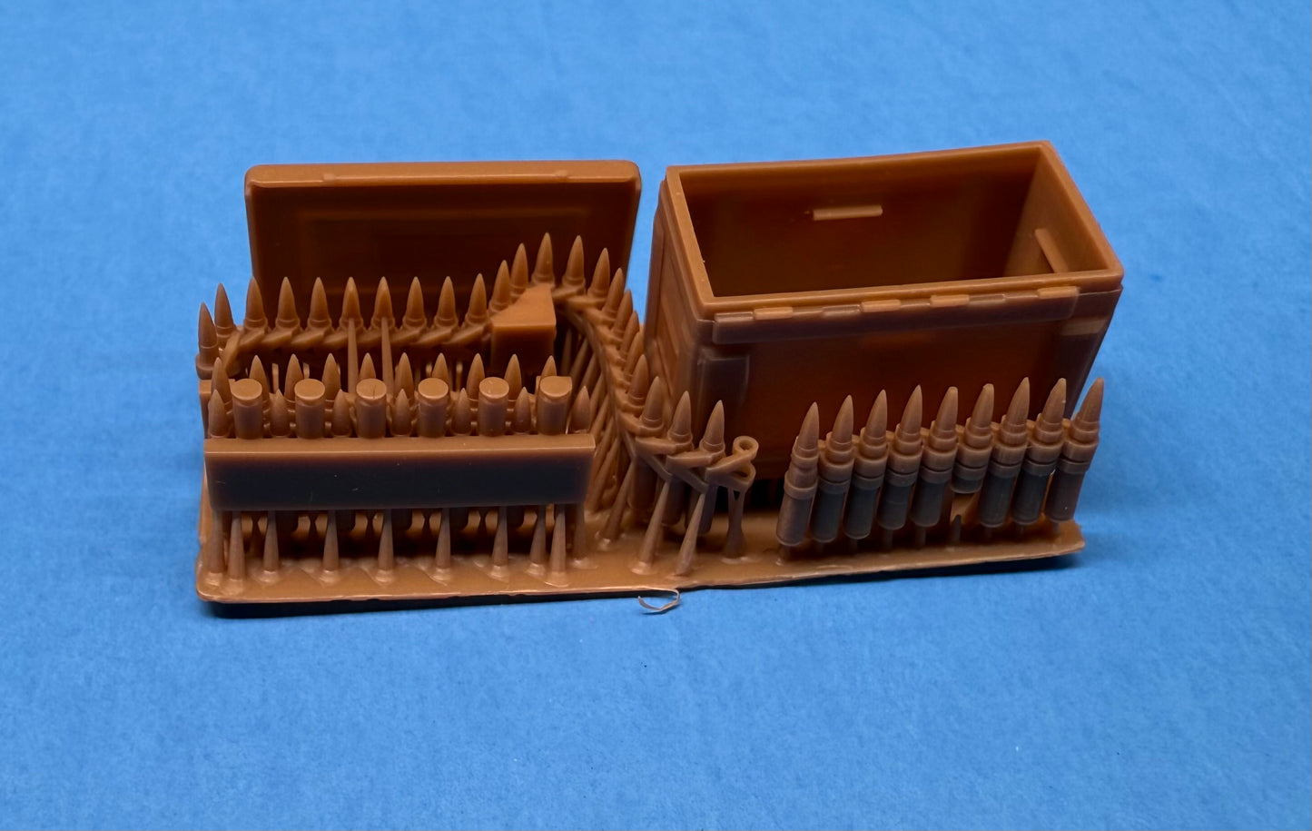 SPS16015 WW2 .50 Cal. Ammunition Cans With Cartridge Inserts (4 Pack) 1/16