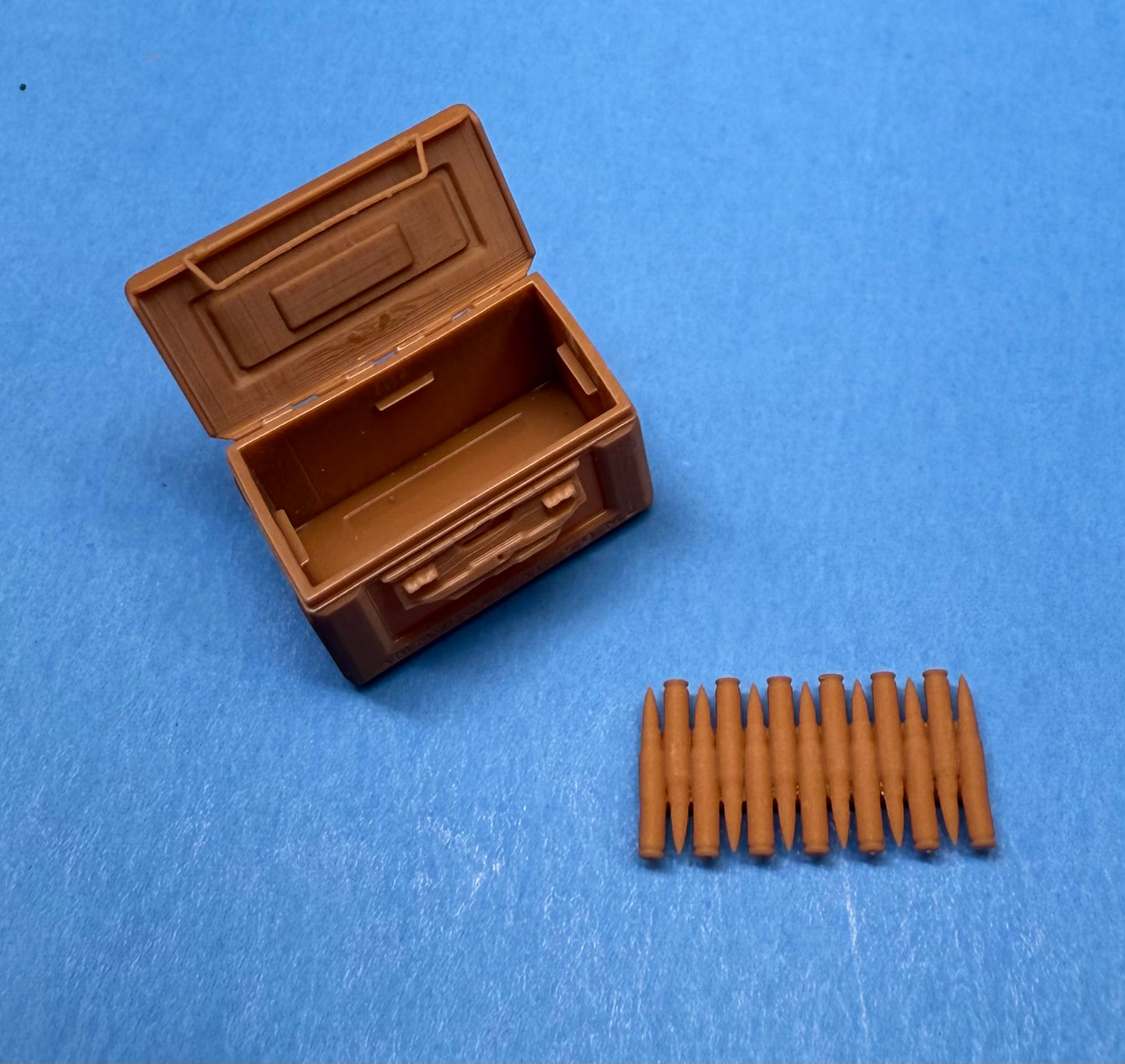 SPS16015 WW2 .50 Cal. Ammunition Cans With Cartridge Inserts (4 Pack) 1/16