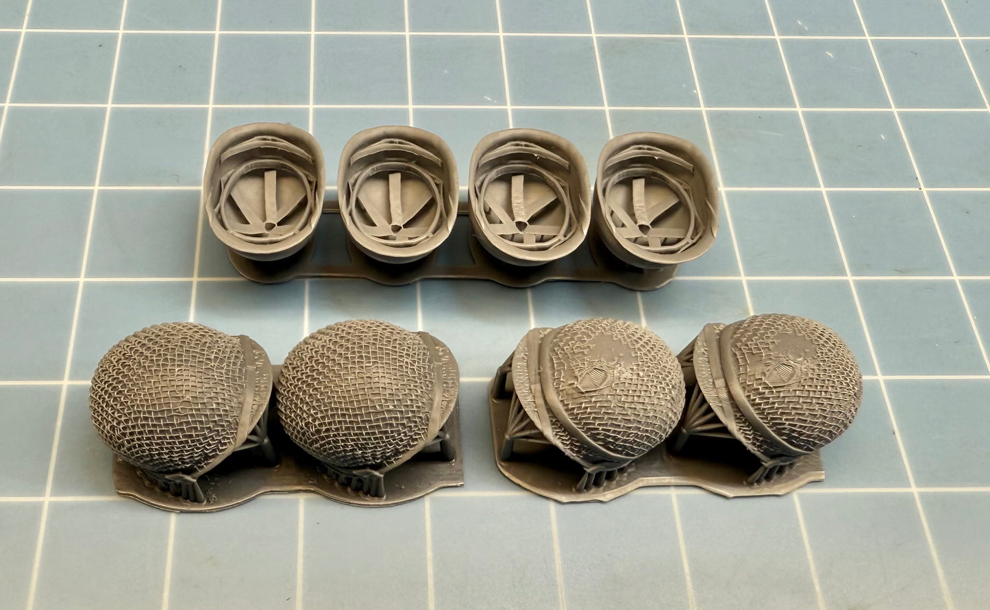 SPS16003  U.S. M1 Helmets with Small Mesh Nets, Liners & 2 with Bands  1/16