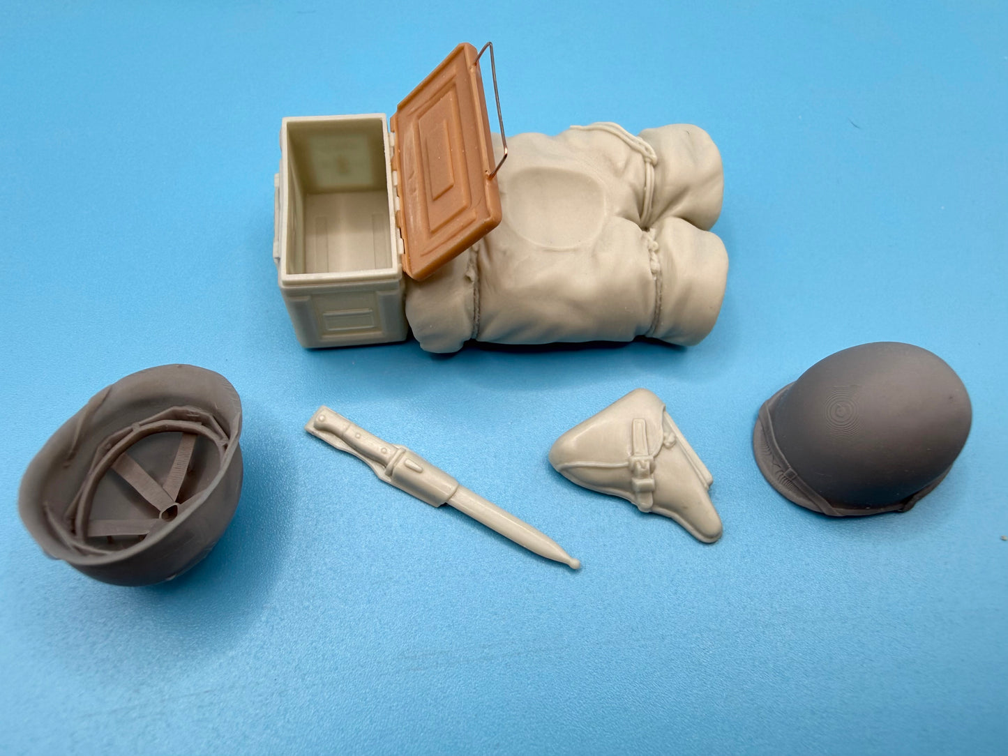 SPS16010  U.S. WW2 Stowage for Military Vehicles Set #1  1/16