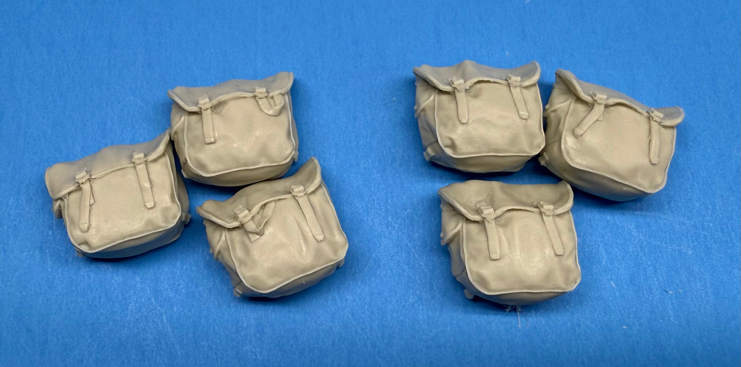 SPS16018  U.S. WW2 Musette Bags Set #3 (6 Pack)  1/16