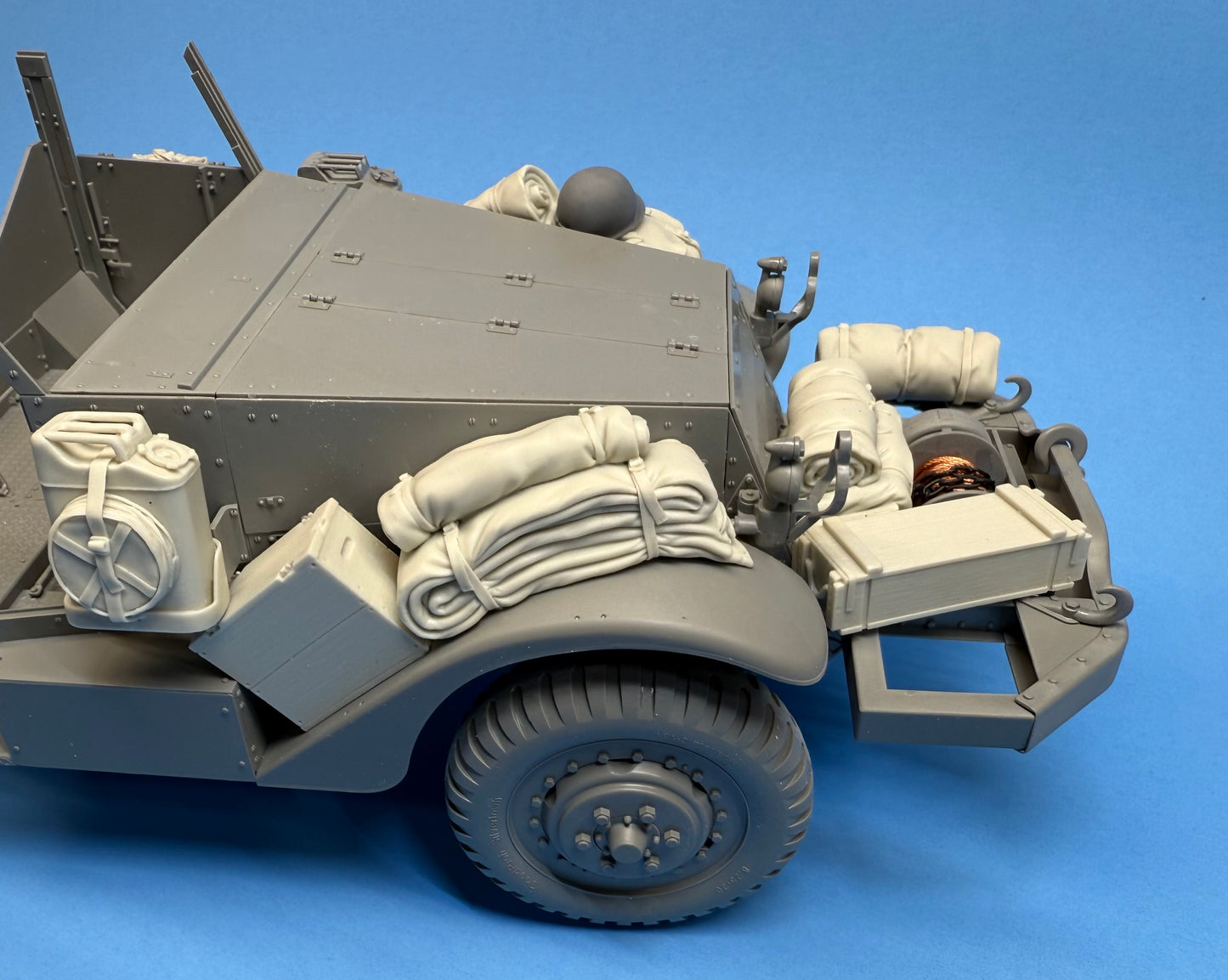 SPS16032  U.S. WW2 M3 Halftrack Front Compartment Stowage Set  1/16