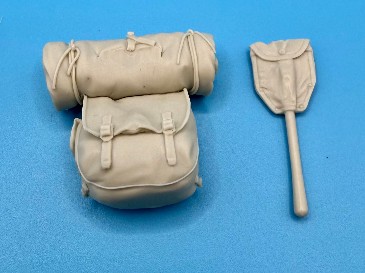 SPS16033  U.S. WW2 M3 Halftrack Rear Compartment Stowage Set  1/16