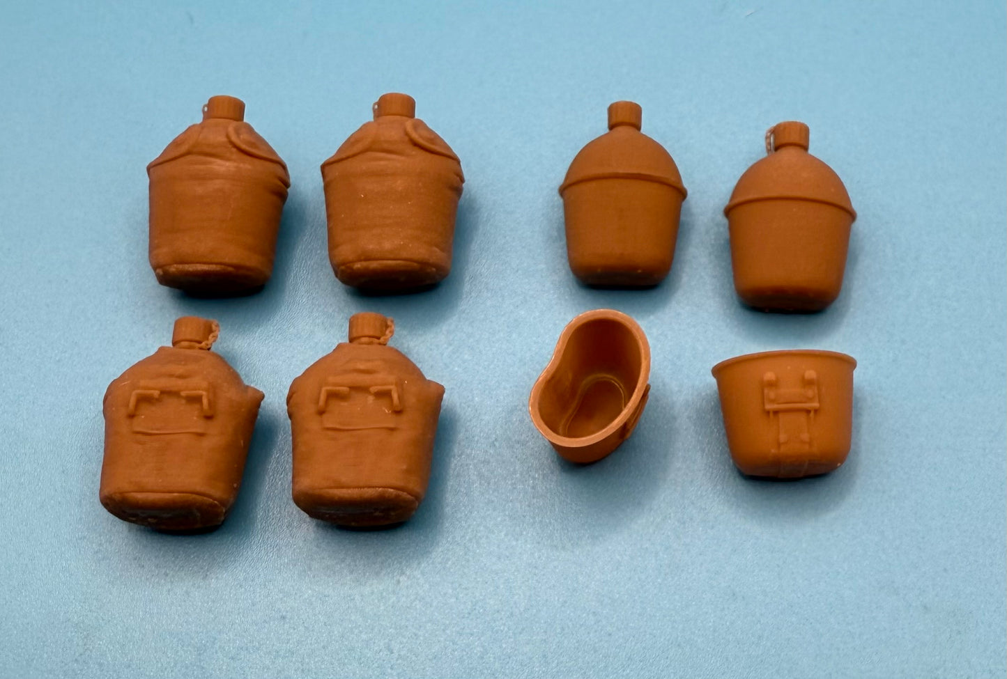 SPS16038  U.S. WW2 Canteens  1/16