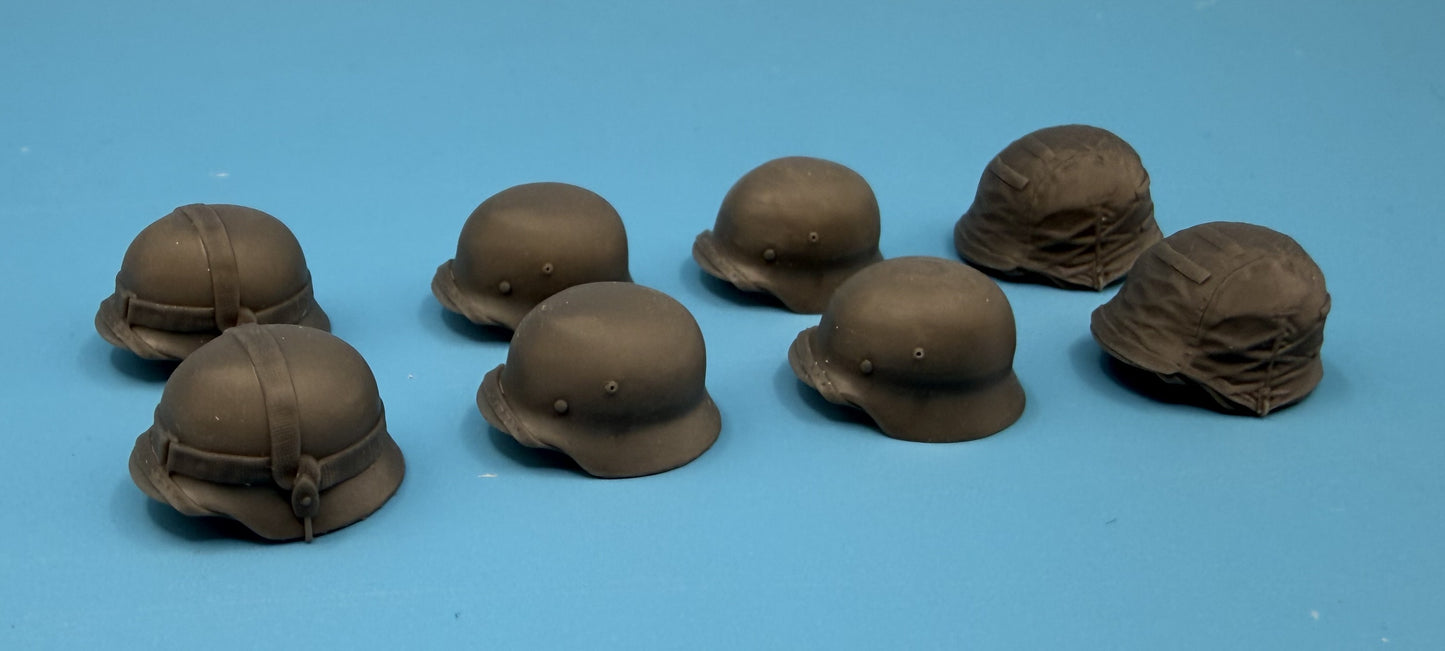 SPS16041  WW2 German Stahl Helmet Set  1/16