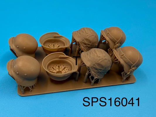 SPS16041  WW2 German Stahl Helmet Set  1/16