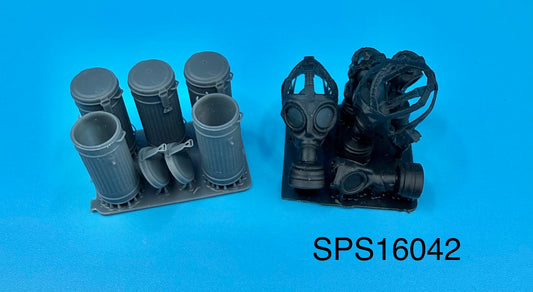SPS16042  WW2 German Gas Mask Set  1/16