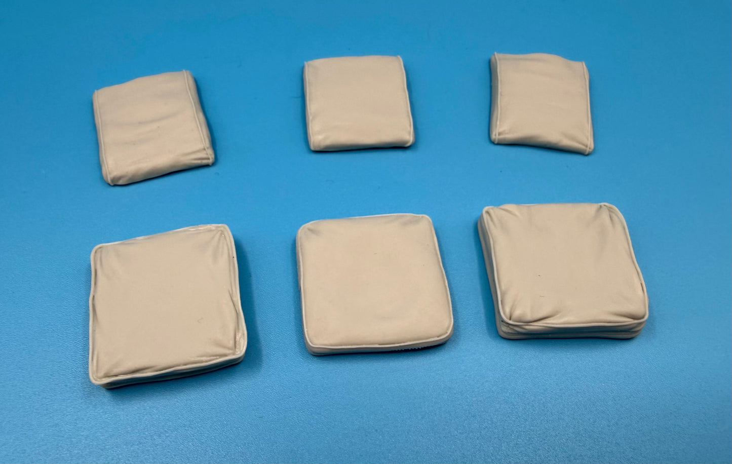 SPS16046  U.S. WW2 M3 Halftrack Driver’s Compartment Seat Cushions and Backrests  1/16