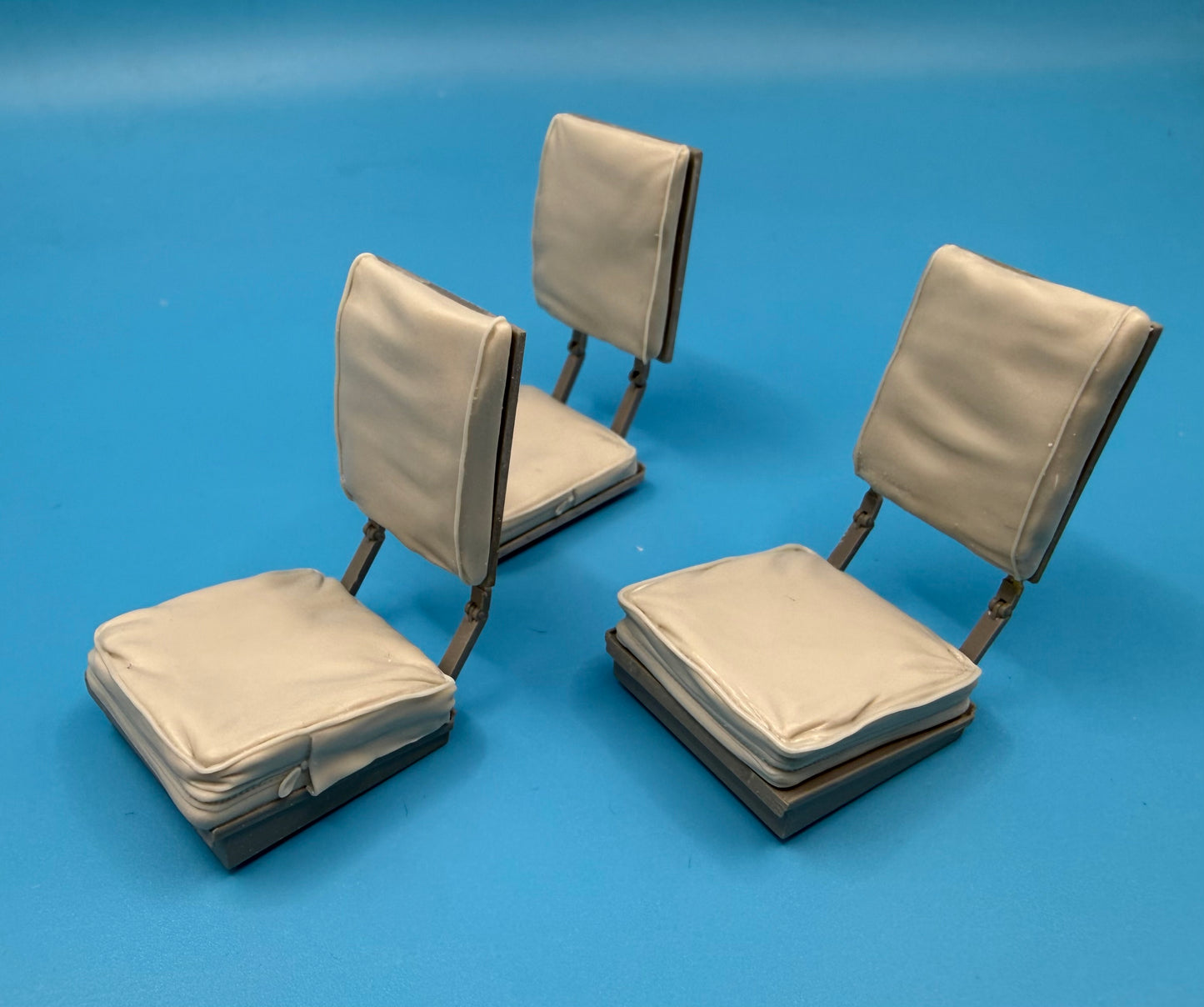 SPS16046  U.S. WW2 M3 Halftrack Driver’s Compartment Seat Cushions and Backrests  1/16