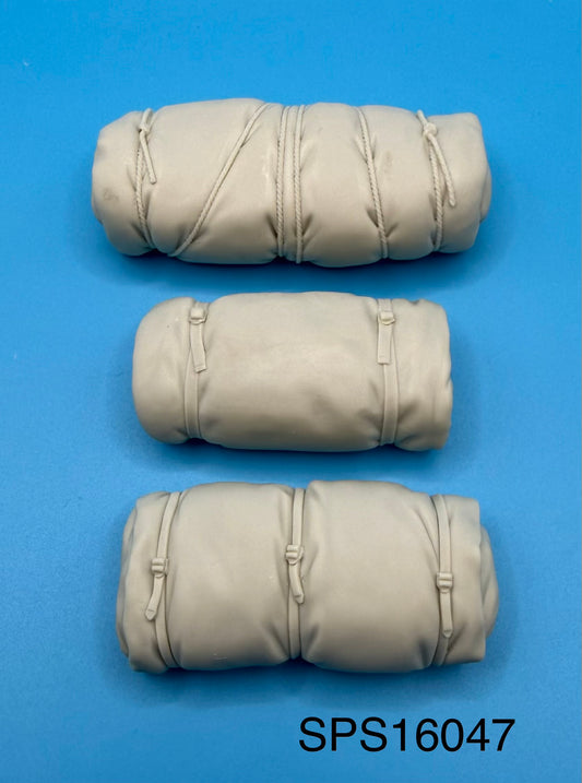 SPS16047  U.S. WW2 Universal Armored Vehicle Stowage Packs Large  Set 1  1/16