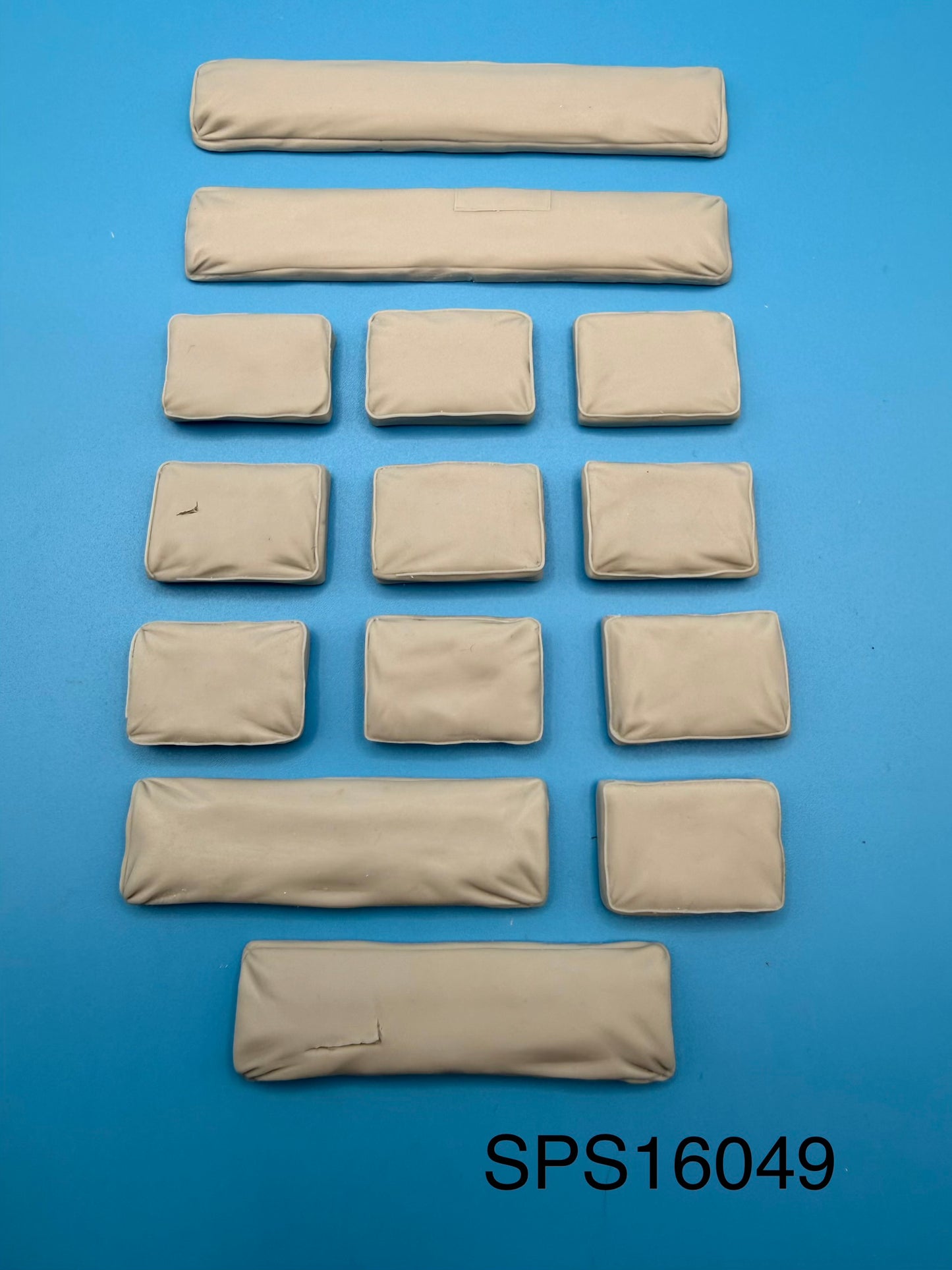 SPS16049  U.S. WW2 M3 Halftrack Rear Compartment Seat Cushions and Backrests  1/16