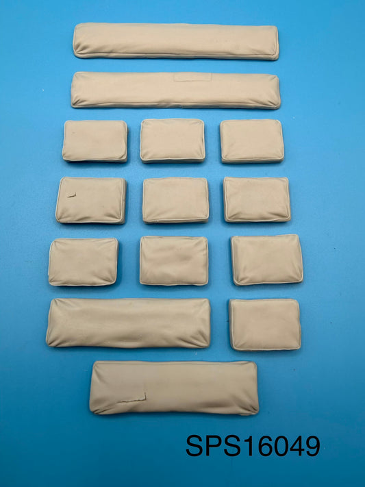 SPS16049  U.S. WW2 M3 Halftrack Rear Compartment Seat Cushions and Backrests  1/16