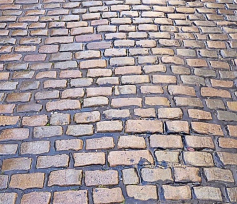 SPS16057  European Cobblestone Street Section  1/16