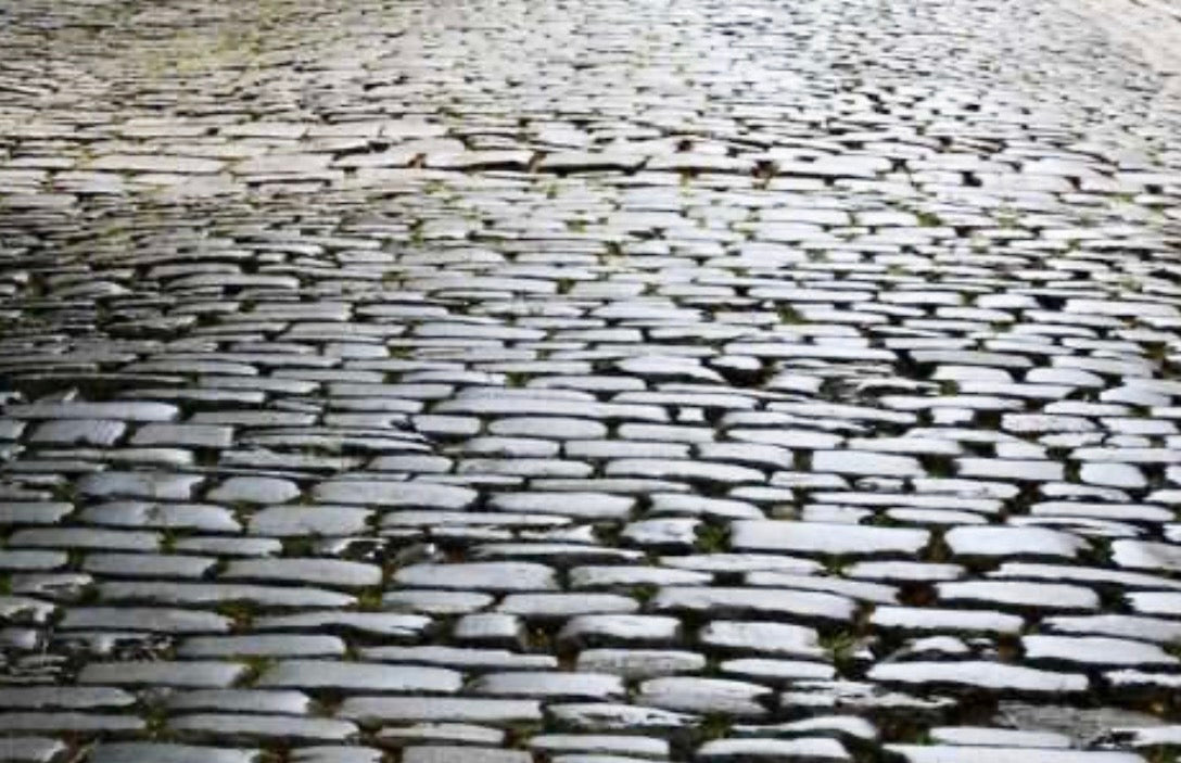 SPS16057  European Cobblestone Street Section  1/16