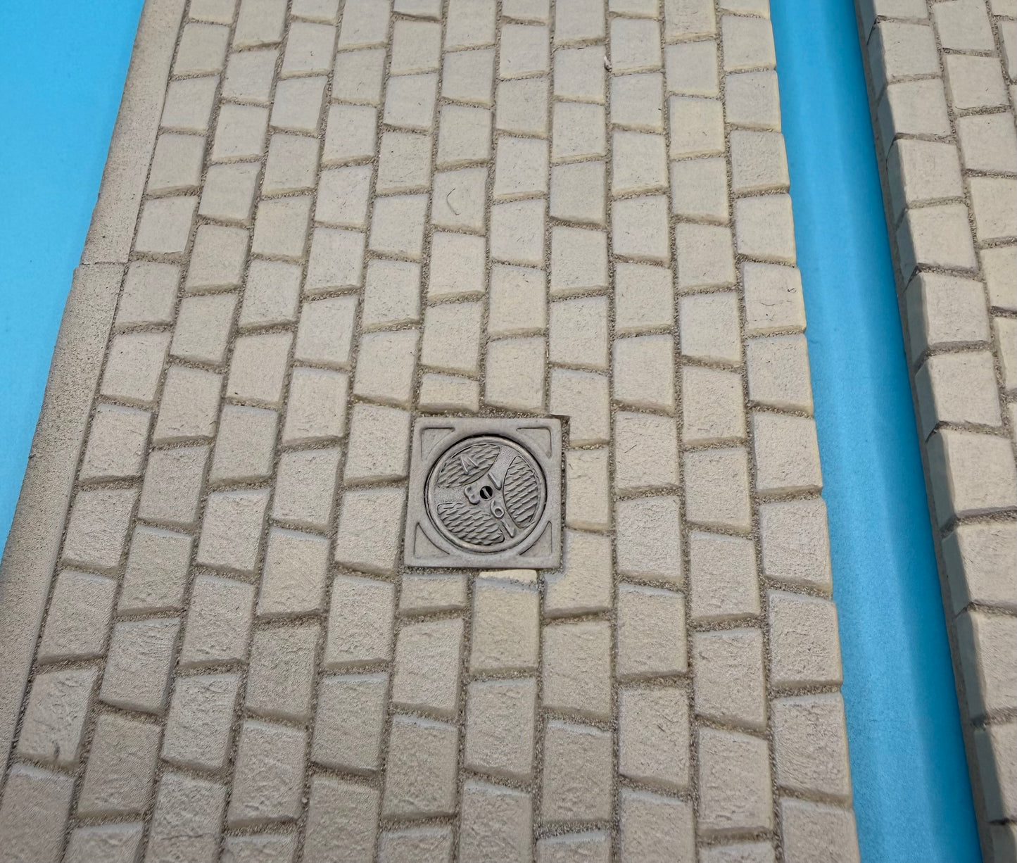 SPS16058  European Sidewalk Section  1/16