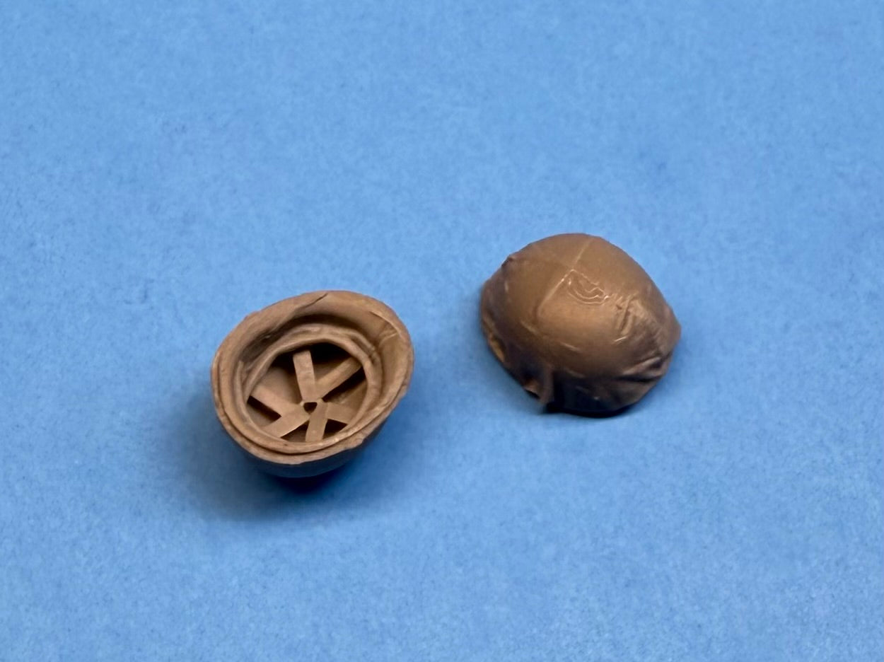 SPS35001  U.S. M1 Helmets With & Without Marine Corps Covers and Liners  1/35