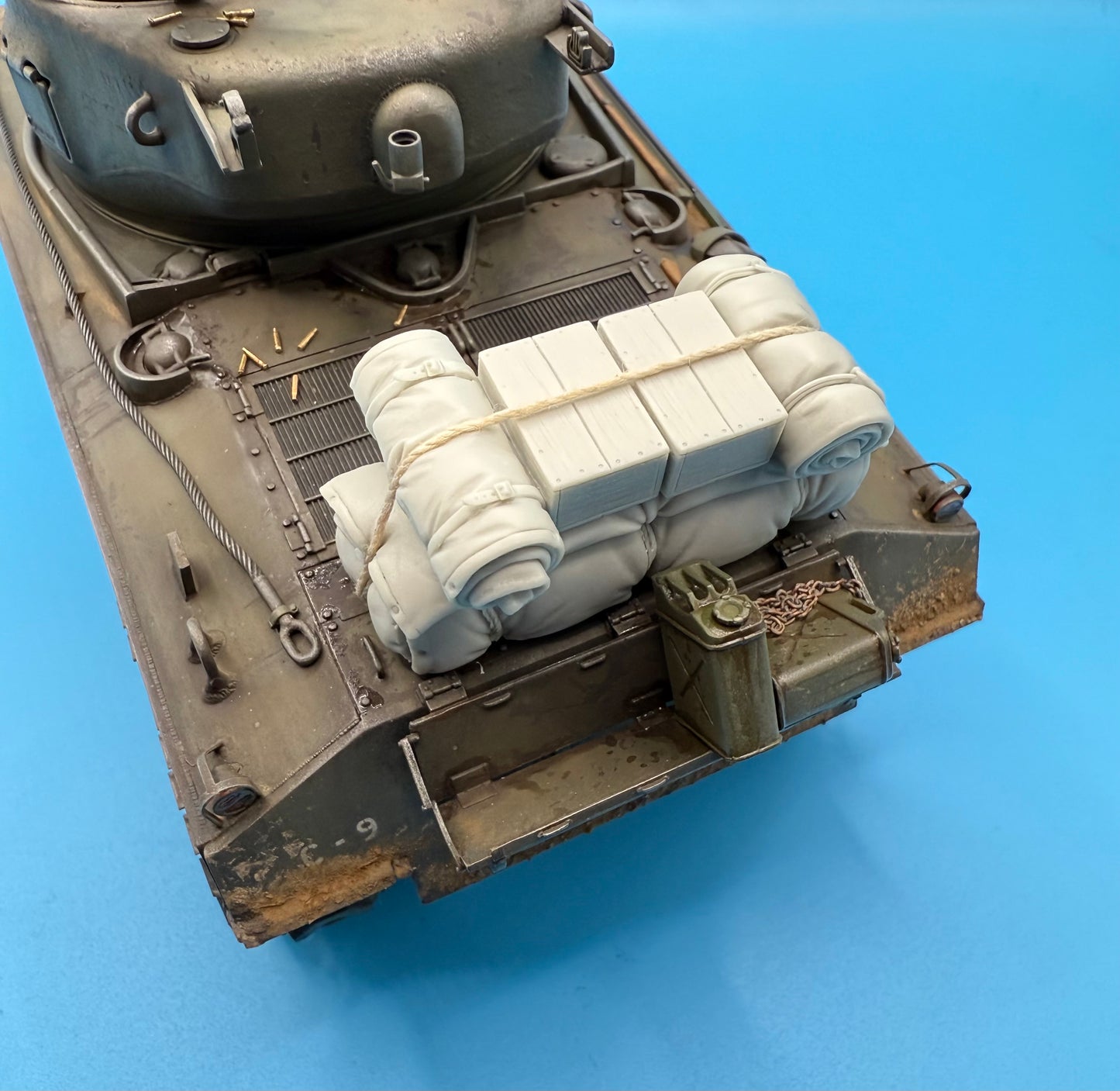 SPS35003  U.S. WW2 Engine Deck Stowage Pack Version 1  1/35