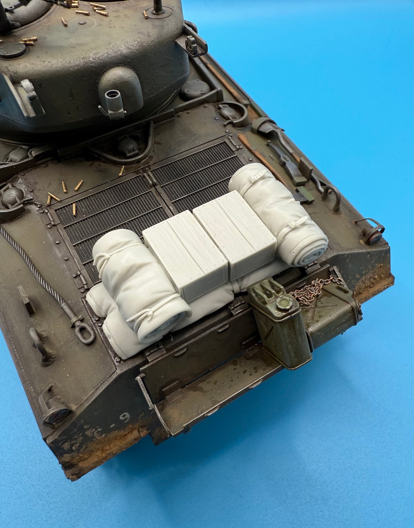 SPS35003  U.S. WW2 Engine Deck Stowage Pack Version 1  1/35