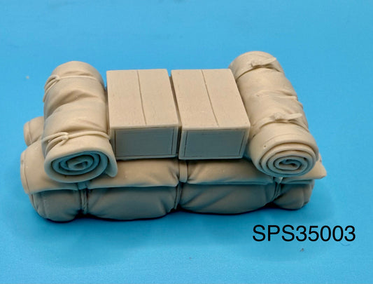 SPS35003  U.S. WW2 Engine Deck Stowage Pack Version 1  1/35
